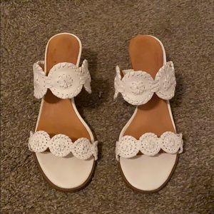 Jack Rogers Women’s white mid heel shoe